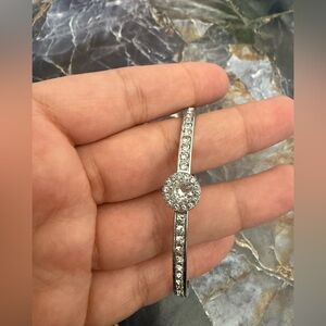 Elegant Silver Bracelet with Crystal Accents